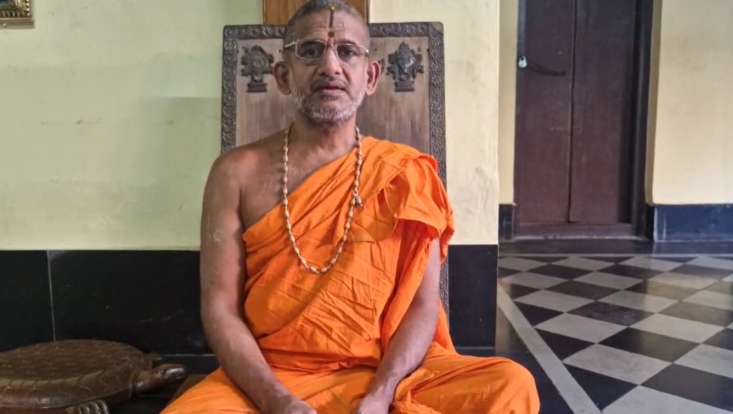 ಮಹಾಕುಂಭಮೇಳದಲ್ಲಿ ಎಲ್ಲರೂ ಜಾಗರೂಕತೆಯಿಂದ ಭಾಗಿಯಾಗೋಣ; ಪೇಜಾವರ ಶ್ರೀ ಕರೆ - News Karnataka