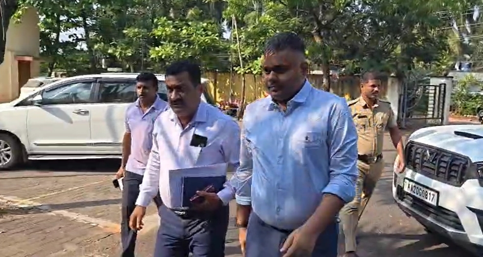 ಬೆಳ್ತಂಗಡಿ ನ್ಯಾಯಾಲಯಕ್ಕೆ ಧರ್ಮಸ್ಥಳ ಪ್ರಕರಣದ ತನಿಖಾ ವರದಿ ಸಲ್ಲಿಸಿದ ಎಸ್ಐಟಿ - News Karnataka