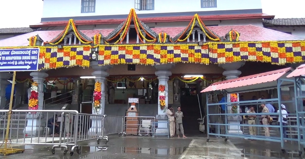 ಶವ ಹೂತ ಪ್ರಕರಣ: ಎಸ್ಐಟಿ ತನಿಖೆಯನ್ನು ಸ್ವಾಗತಿಸಿದ ಶ್ರೀ ಕ್ಷೇತ್ರ ಧರ್ಮಸ್ಥಳ - News Karnataka