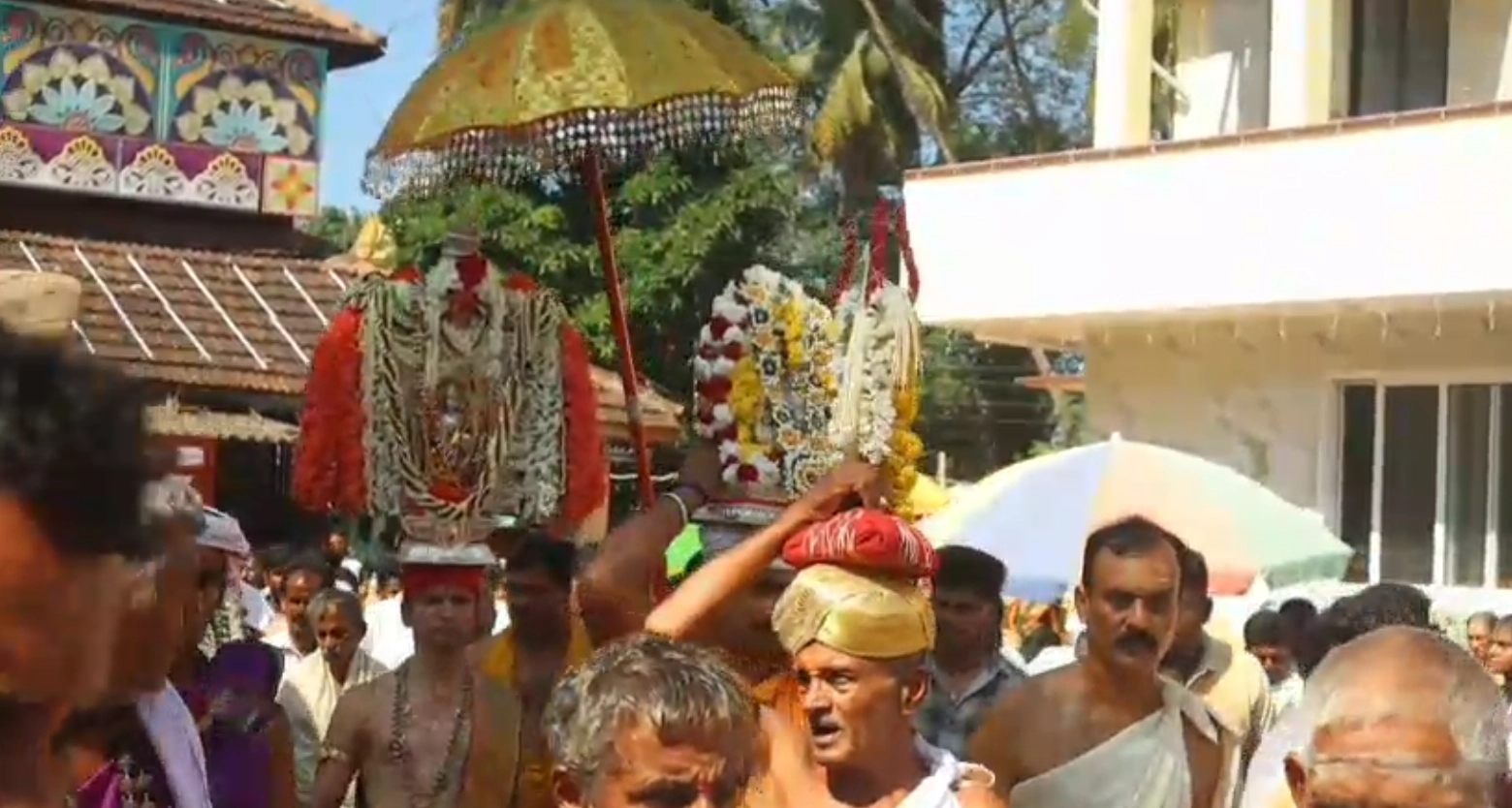 ಕೋಟೇಶ್ವರದಲ್ಲಿ ಸಂಭ್ರಮದ ಕೊಡಿ ಹಬ್ಬ; ರಥೋತ್ಸವದಲ್ಲಿ ಭಕ್ತಿ-ಭಾವದಲ್ಲಿ ಮಿಂದೆದ್ದ ಜನಸಾಗರ! - News Karnataka