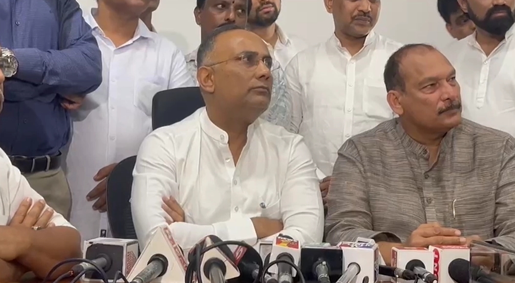 ಸಚಿವ ದಿನೇಶ್ ಗುಂಡೂರಾವ್ ಜೊತೆ ಅಂತರ ಕಾಯ್ದುಕೊಂಡ ದ.ಕ ಜಿಲ್ಲೆಯ ಮುಸ್ಲಿಂ ಕಾಂಗ್ರೆಸ್ ಮುಖಂಡರು! - News Karnataka