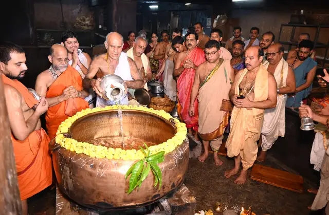 ಉಡುಪಿ ಕೃಷ್ಣಮಠದಲ್ಲಿ ದೀಪಾವಳಿ ಸಂಭ್ರಮ - News Karnataka