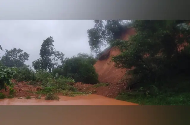 ಪುತ್ತೂರು: ತೆಂಕಿಲದಲ್ಲಿ ಗುಡ್ಡ ಕುಸಿದು ರಾಷ್ಟ್ರೀಯ ಹೆದ್ದಾರಿ ಸಂಪೂರ್ಣ ಬಂದ್: ಬದಲಿ ವ್ಯವಸ್ಥೆ - News Karnataka