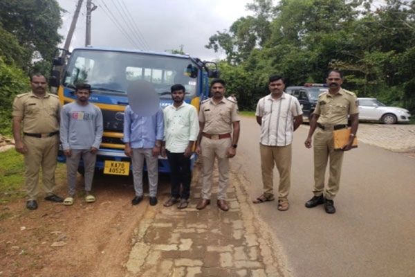 ಕೆಂಪು ಕಲ್ಲು ಅಕ್ರಮ ಸಾಗಾಟ – ಮೂವರ ವಿರುದ್ಧ ಪ್ರಕರಣ ದಾಖಲು - News Karnataka