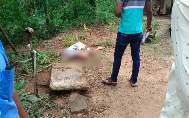 ಮನೆಯ ಅಂಗಳದಲ್ಲೇ ನಿವೃತ್ತ ಶಿಕ್ಷಕನ ಬರ್ಬರ ಕೊಲೆ : ಆರೋಪಿ ಪಾರಾರಿ - News Karnataka
