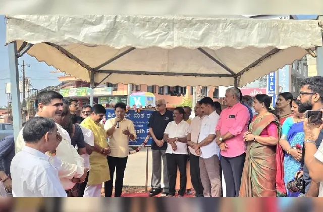 ʼಶ್ರೀ ಕಾಶೀ ಮಠ ರಸ್ತೆ' – ನಾಮ ಫಲಕವನ್ನು ಉದ್ಘಾಟಿಸಿದ ಶಾಸಕ ಡಾ. ವೈ ಭರತ್ ಶೆಟ್ಟಿ - News Karnataka