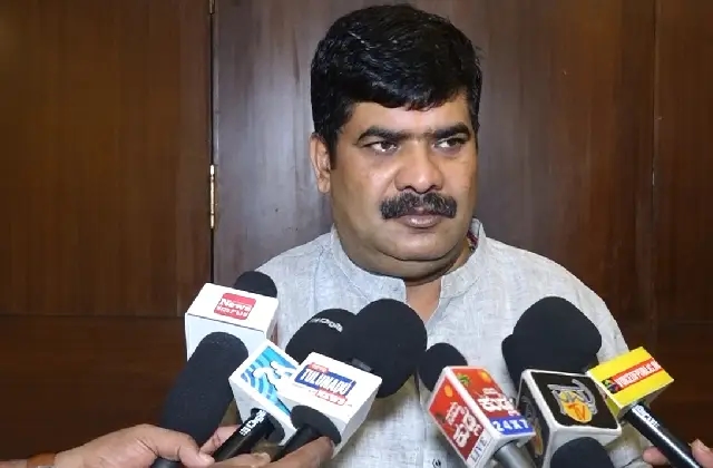 ಸುಳ್ಯ ಶಾಸಕಿ ಬಗ್ಗೆ ಸಾಮಾಜಿಕ ಜಾಲತಾಣದಲ್ಲಿ ಶ್ರದ್ಧಾಂಜಲಿ ಪೋಸ್ಟ್ ವಿಚಾರ; ಶಾಸಕ ವೇದವ್ಯಾಸ್ ಕಾಮತ್ ಖಂಡನೆ! - News Karnataka