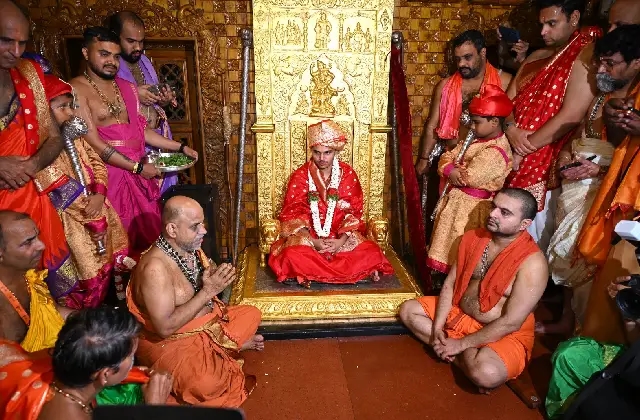 ಶೀರೂರು ಮಠಾಧೀಶ ಶ್ರೀ ವೇದವರ್ಧನತೀರ್ಥ ಸರ್ವಜ್ಞ ಪೀಠಾರೋಹಣ - News Karnataka