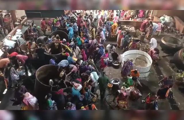 ಕೃಷ್ಣಮಠದ ಪಾಕಶಾಲೆ ಸೂರೆಗೈದ ಭಕ್ತರು - News Karnataka