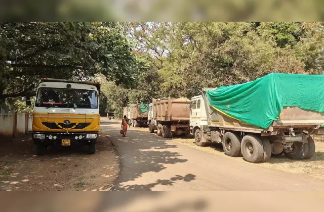 ಗಣಿ ಇಲಾಖೆ ಅಧಿಕಾರಿಗಳಿಂದ ದಾಳಿ: 7 ಲಾರಿಗಳು ವಶಕ್ಕೆ! - News Karnataka