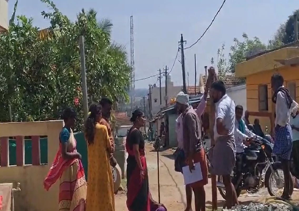 ರಸ್ತೆ ಕಿರಿಕ್, ನ್ಯಾಯಾಲಯದ ಆದೇಶ ಹಾಗೂ ತಹಶೀಲ್ದಾರ್ ಆದೇಶಕ್ಕೂ ಡೋಂಟ್ ಕೇರ್! - News Karnataka