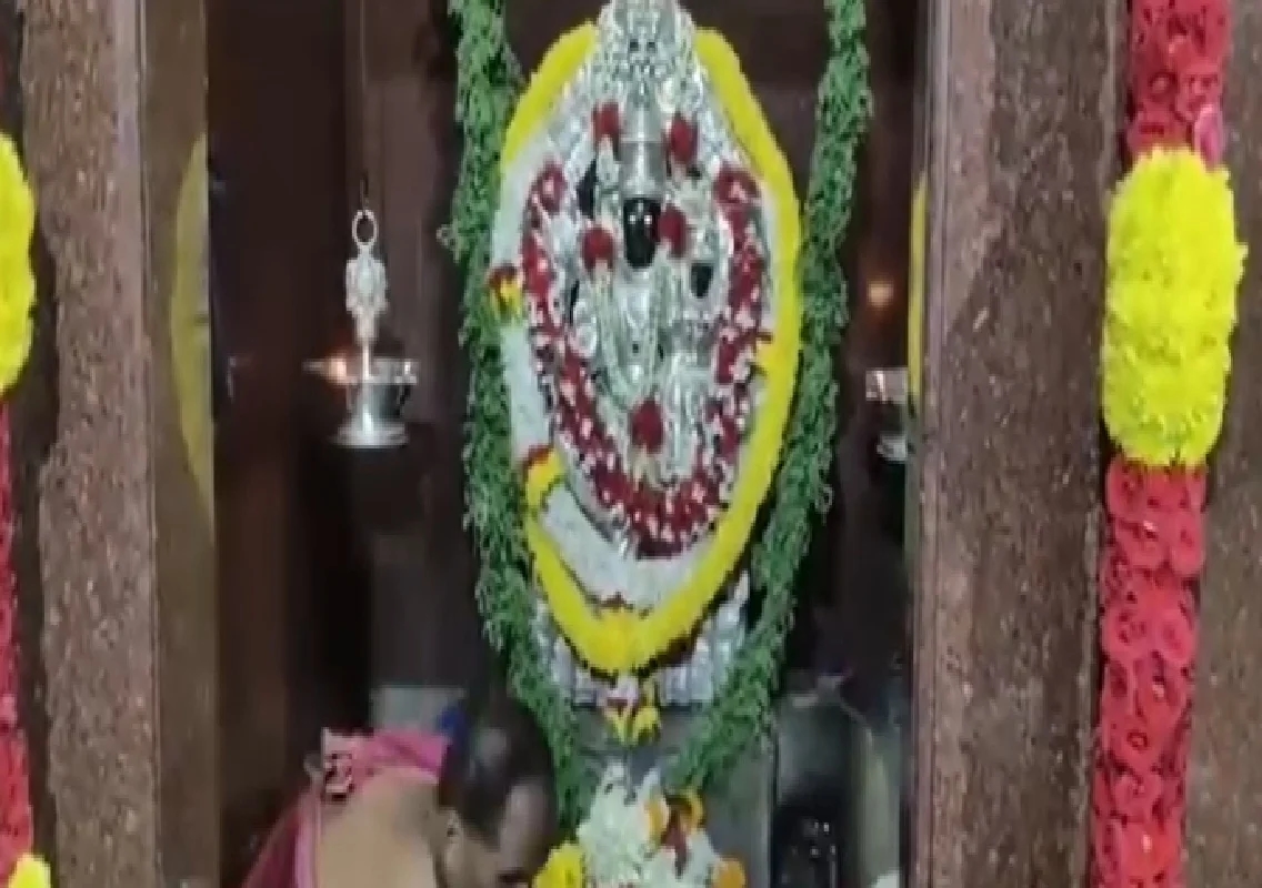 ಇಂದು ವರ್ಷದ ಮೊದಲ ಚಂದ್ರಗ್ರಹಣ ಹಿನ್ನೆಲೆ ಜಿಲ್ಲೆಯ ಬಹುತೇಕ ದೇಗುಲಗಳ ದರ್ಶನ ಸಮಯ ಬದಲು! - News Karnataka