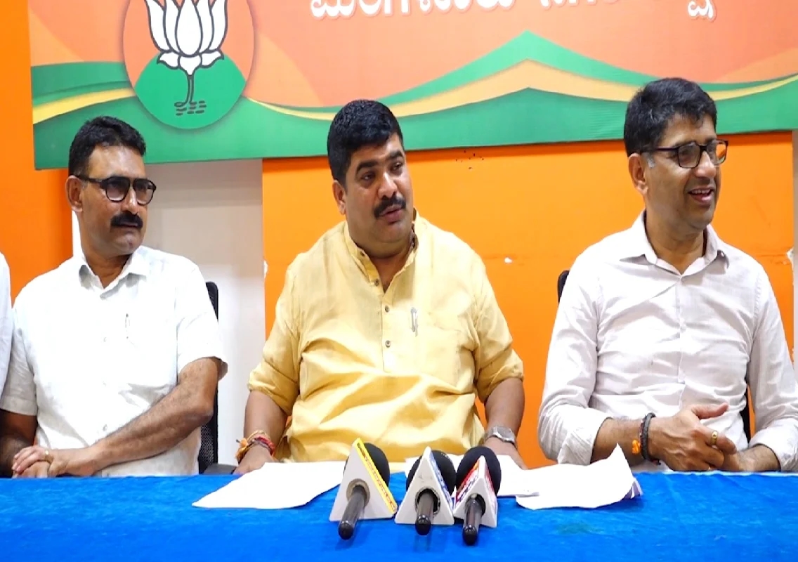ಕಾಮಗಾರಿ ನಮ್ಮದು, ಫೋಟೋ ನಿಮ್ಮದು! – ಕಾಂಗ್ರೆಸ್ ನಾಯಕರ ‘ಕ್ರೆಡಿಟ್ ರಾಜಕಾರಣ'ಕ್ಕೆ ಶಾಸಕ ವೇದವ್ಯಾಸ ಕಾಮತ್ ಕೆಂಡಾಮಂಡಲ! - News Karnataka