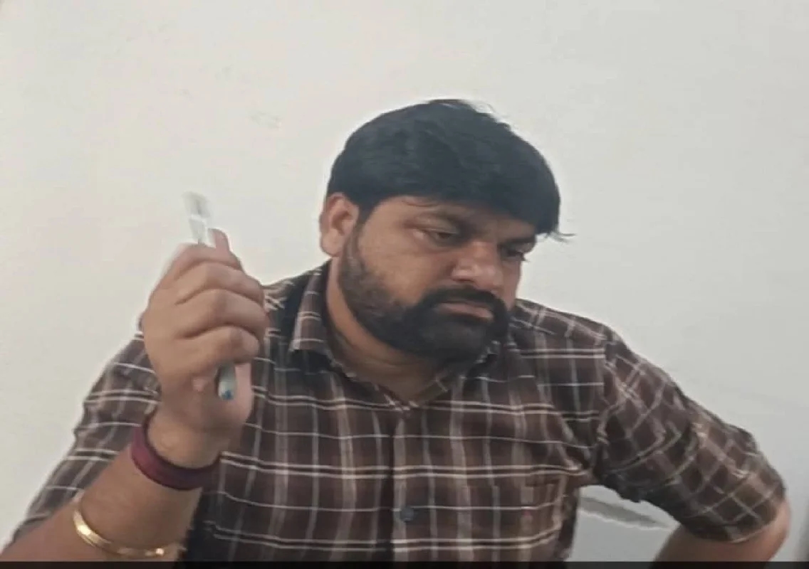 ಅಮಾನತಿನಲ್ಲಿರುವ ಎಂಡಿಎ ವಿಶೇಷ ತಹಸೀಲ್ದಾರ್ ರಾಜಶೇಖರ್ ಪರ ಭರ್ಜರಿ ಬ್ಯಾಂಟಿಂಗ್, ಶಿಸ್ತುಕ್ರಮ ವಹಿಸಲು ಮೀನಾಮೇಷ! - News Karnataka