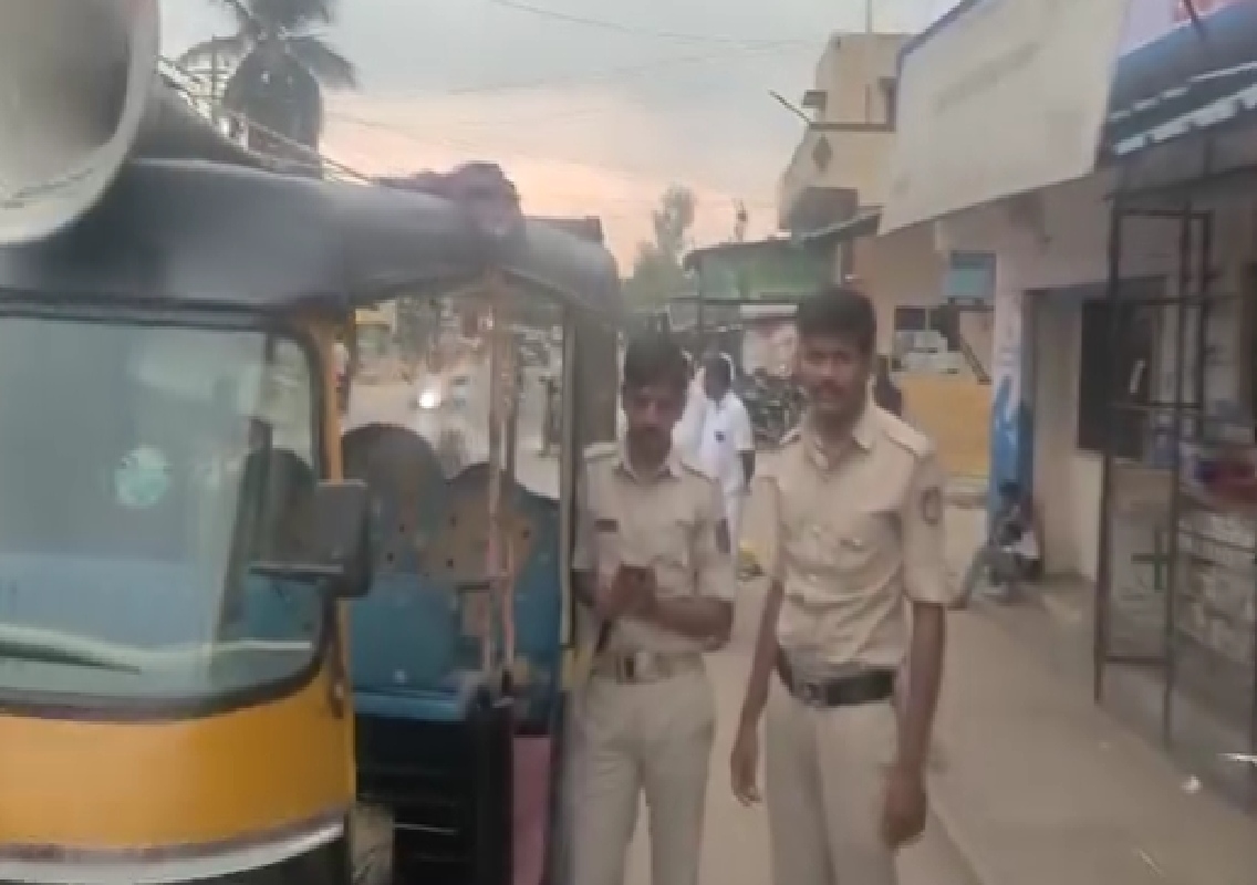 ಯುಗಾದಿ ಇಸ್ಪೀಟ್ ಜೂಜಾಟಕ್ಕೆ ಕಡಿವಾಣ, ಮೈಕ್ ಮೂಲಕ ಪ್ರಚಾರ; ಬನ್ನೂರು ಪೊಲೀಸರ ಖಡಕ್ ವಾರ್ನಿಂಗ್! - News Karnataka