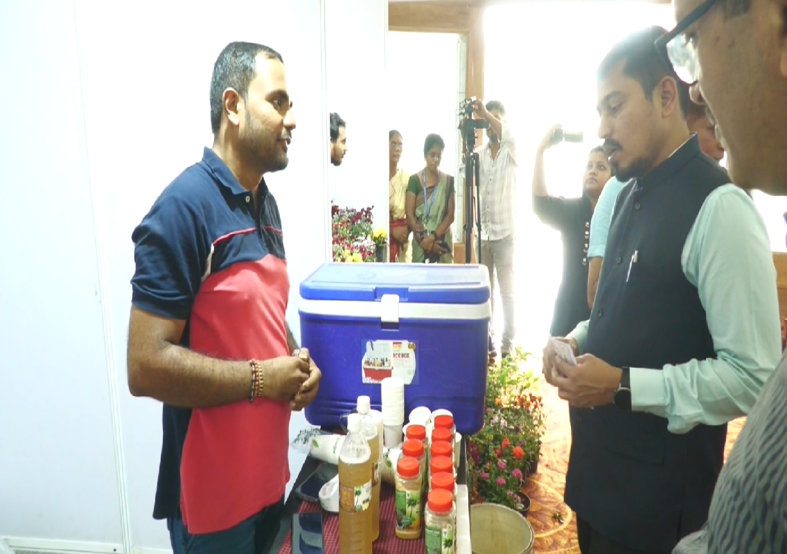 ಉಡುಪಿಯಲ್ಲಿ ಸಿರಿಧಾನ್ಯಗಳ ಕಲರವ; ಮಣಿಪಾಲದ ರಜತಾದ್ರಿಯಲ್ಲಿ ವಿಜೃಂಭಣೆಯ ‘ಸಿರಿಧಾನ್ಯ ಹಬ್ಬ' - News Karnataka