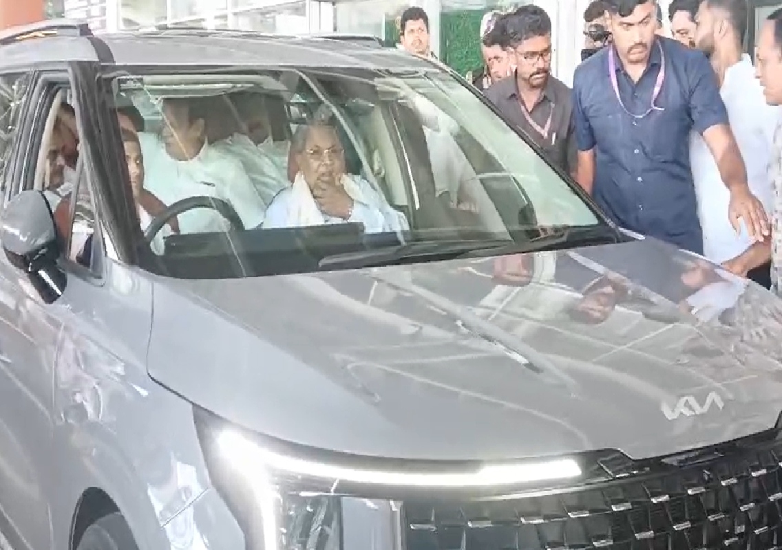 ಚುನಾವಣಾ ಪ್ರಚಾರ ಸಭೆಯಲ್ಲಿ ಭಾಗಿಯಾಗಲು ಕೇರಳಕ್ಕೆ ತೆರಳಿದ ಮುಖ್ಯಮಂತ್ರಿ ಸಿದ್ದರಾಮಯ್ಯ - News Karnataka