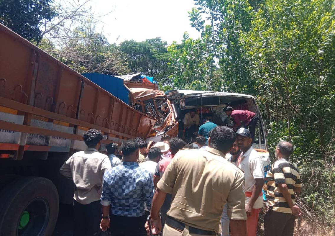 ಗುರುಪುರ ಕೈಕಂಬದಲ್ಲಿ ಭೀಕರ ಅಪಘಾತ; ಬಸ್, ಲಾರಿ ಮುಖಾಮುಖಿ ಡಿಕ್ಕಿ - News Karnataka