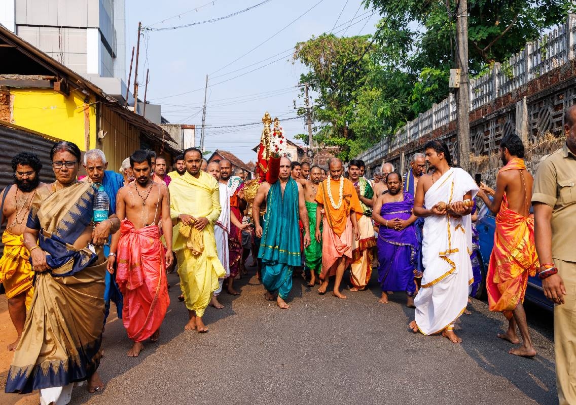 ಉಡುಪಿ ಕೃಷ್ಣಮಠಕ್ಕೆ ಉತ್ತರಾಧಿ ಮಠದ ಪೀಠಾಧೀಶರಾದ ಸತ್ಯಾತ್ಮತೀರ್ಥ ಶ್ರೀಪಾದರು ಭೇಟಿ - News Karnataka