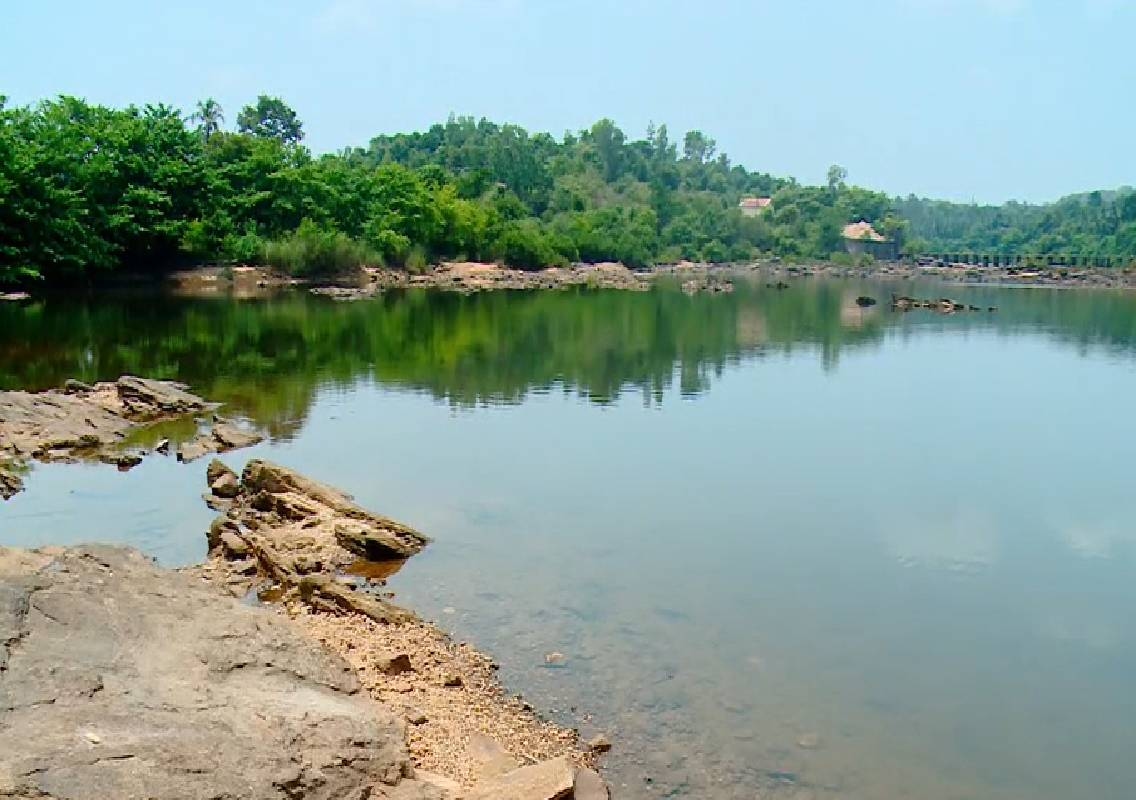 ತೀವ್ರ ಉರಿ ಬಿಸಿಲು; ಸ್ವರ್ಣ ನದಿಯ ನೀರಿನ ಮಟ್ಟ ಗಣನೀಯ ಇಳಿಕೆ! - News Karnataka