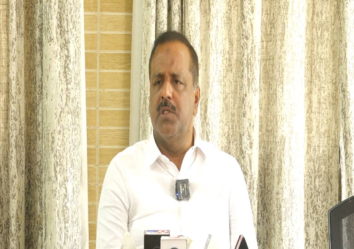 ಪ್ರಮಾಣವಚನ ಸ್ವೀಕಾರಕ್ಕೆ ಸ್ಪೀಕರ್ ಯು.ಟಿ ಖಾದರ್ ವಿಳಂಬ ಮಾಡುತ್ತಿರುವ ಬಗ್ಗೆ ಬಿಜೆಪಿ ಆರೋಪ ವಿಚಾರವಾಗಿ ಪ್ರತಿಕ್ರಿಯೆ! - News Karnataka