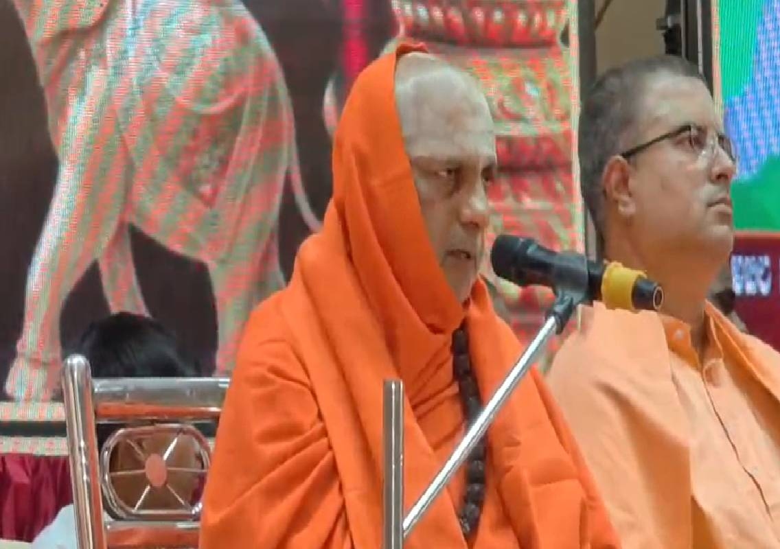 ಸ್ಮರಣೆಯ ಜೊತೆಗೆ ಬಸವಣ್ಣನ ಆದರ್ಶ ಮೈಗೂಡಿಸಿಕೊಳ್ಳಿ: ಸುತ್ತೂರು ಶ್ರೀಗಳ ಸಲಹೆ - News Karnataka