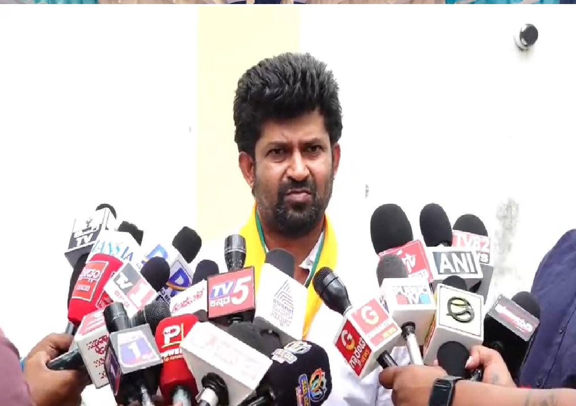 ಮುಸ್ಲಿಂ ಹೆಣ್ಣು ಮಕ್ಕಳಿಗೆ ಸರ್ಕಾರಿ ಶಾಲೆಗಳಲ್ಲಿ ಹಿಜಾಬ್ ಗೆ ಅವಕಾಶ ವಿಚಾರವಾಗಿ ಮಾಜಿ ಸಂಸದ ಪ್ರತಾಪ್ ಸಿಂಹ ಹೇಳಿಕೆ! - News Karnataka
