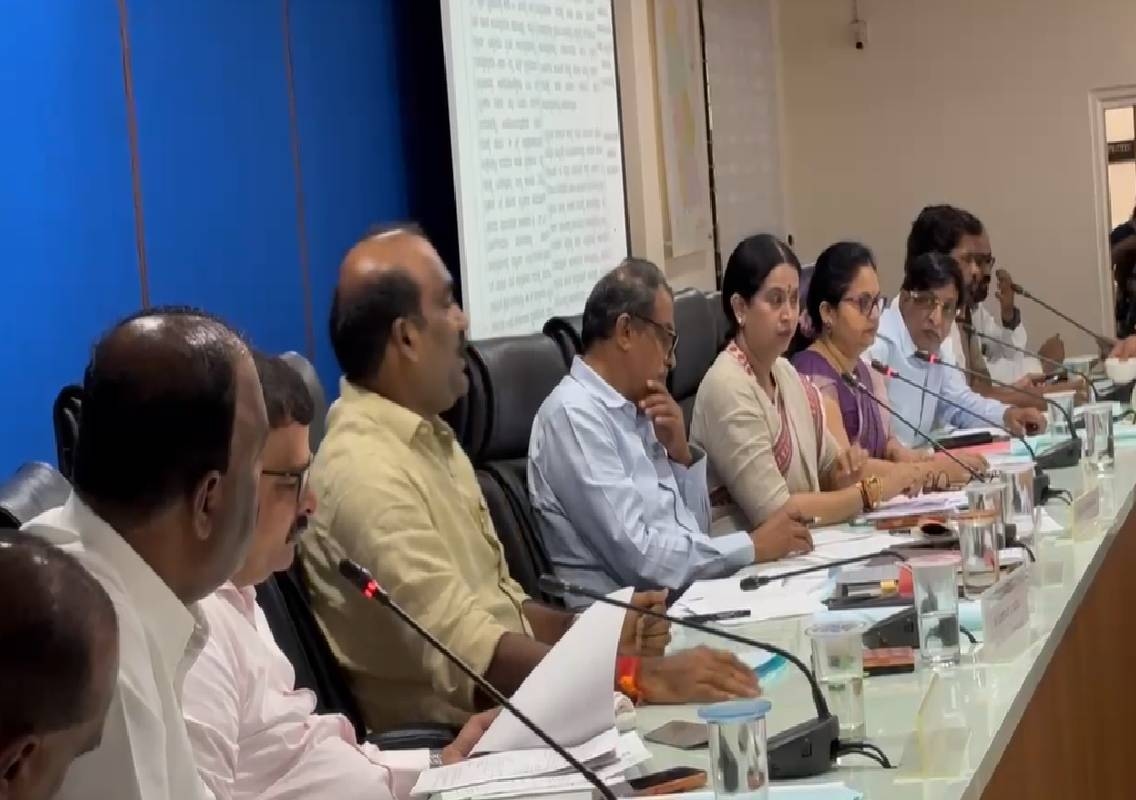 ಉಡುಪಿ: ಕೆಡಿಪಿ ಸಭೆಯಲ್ಲಿ ಶಿಷ್ಟಾಚಾರ ಪಾಲನೆ ಆಗುತ್ತಿಲ್ಲ, ಕ್ಷೇತ್ರದಲ್ಲಿ ಅಧಿಕಾರಿಗಳ ದರ್ಬಾರ್ – ಬಿಜೆಪಿ ಶಾಸಕರ ಆರೋಪ - News Karnataka
