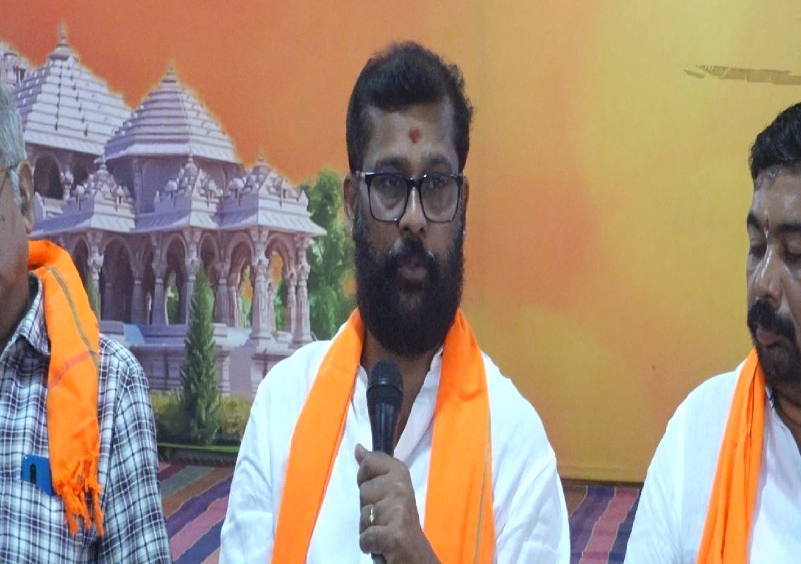 ರಾಜ್ಯದಲ್ಲಿ ಮತ್ತೆ ಹಿಜಾಬ್ ಗೆ ಅವಕಾಶ ಹಿನ್ನೆಲೆ ರಾಜ್ಯ ಸರ್ಕಾರದ ವಿರುದ್ಧ ಕಿಡಿಕಾರಿದ ಶರಣ್ ಪಂಪ್ ವೆಲ್! - News Karnataka