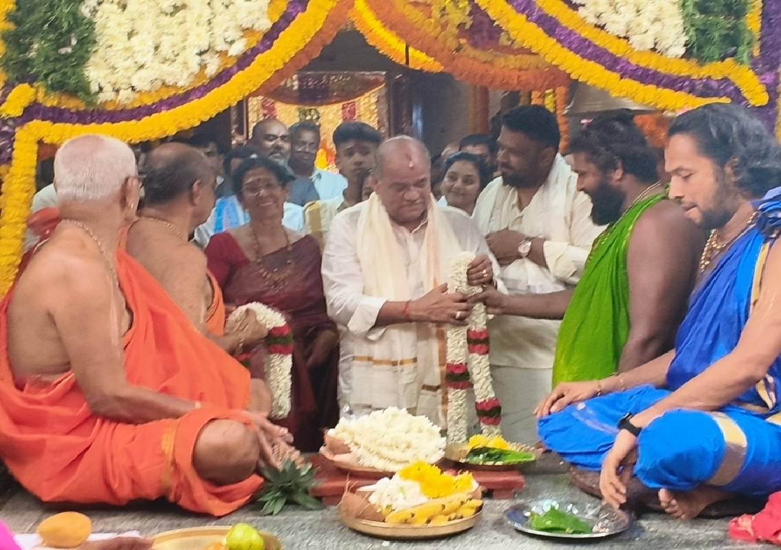 ನಟ ರಕ್ಷಿತ್ ಶೆಟ್ಟಿ ತಂದೆ ತಾಯಿ ಮದುವೆಯ ಸುವರ್ಣ ಮಹೋತ್ಸವ - News Karnataka