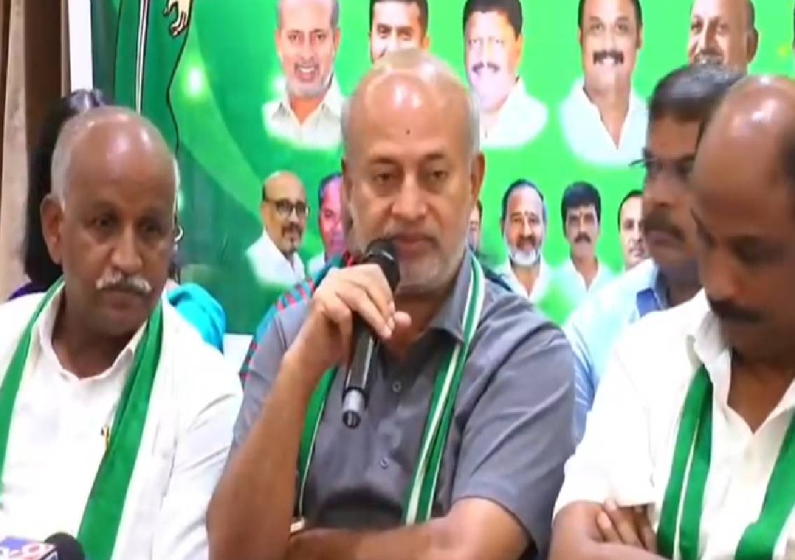 ಯಾರ ಬಗ್ಗೆಯಾಗಲಿ ಮಾತನಾಡುವಾಗ ಏಕ ವಚನದಲ್ಲಿ ಮಾತನಾಡಬಾರದು: ಮಾಜಿ ಸಚಿವ ಸಾ ರಾ ಮಹೇಶ್ - News Karnataka