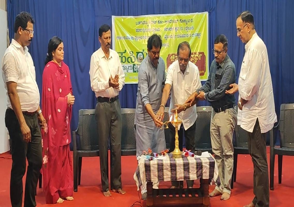 ಗಿಡ ನೆಟ್ಟು ಸ್ವಚ್ಛ ಪರಿಸರ ನಿರ್ಮಿಸೋಣ- ಜಯಕರ ಶೆಟ್ಟಿ ಇಂದ್ರಾಳಿ - News Karnataka