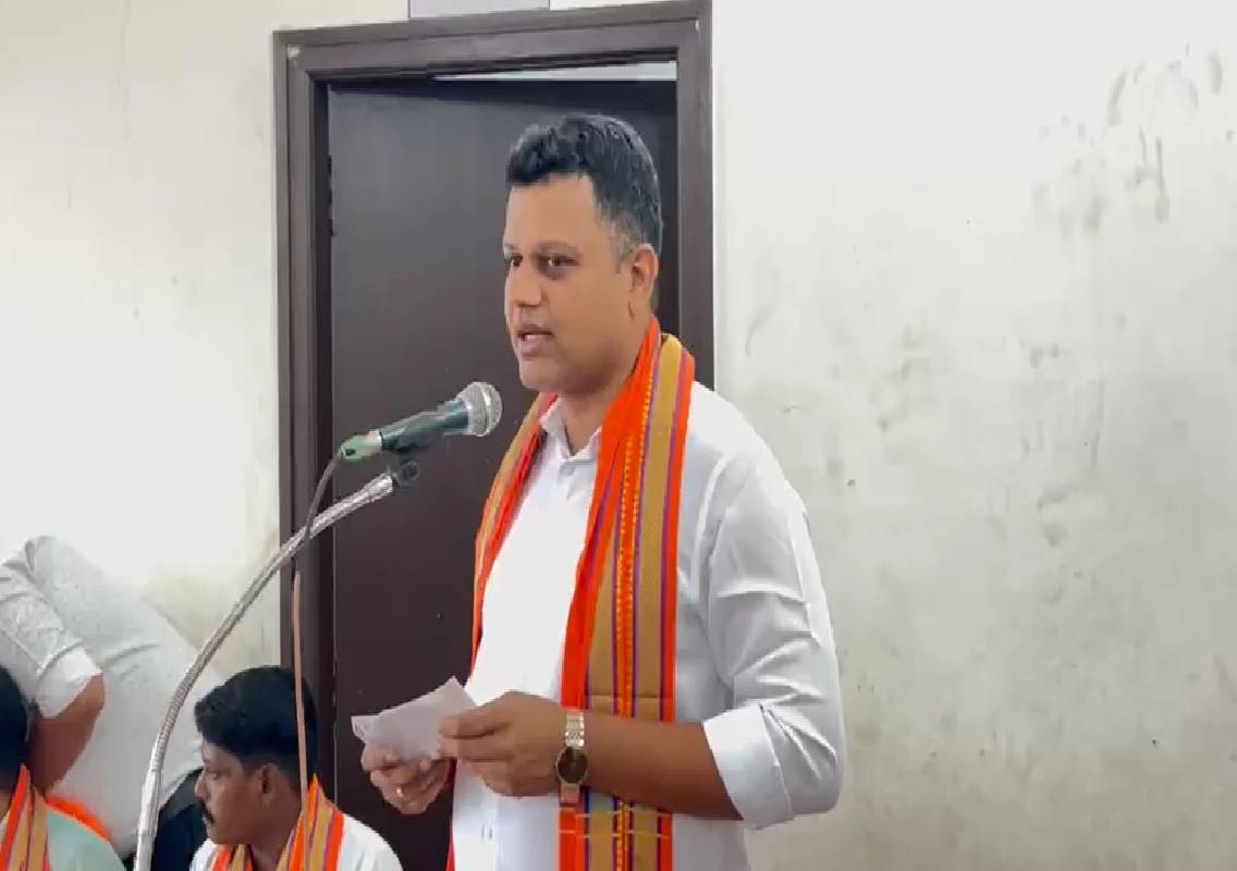 ಮರೋಳಿಯಲ್ಲಿ ಮಾಸಿಕ ಉಚಿತ ಆರೋಗ್ಯ ತಪಾಸಣೆ ಮತ್ತು ರಕ್ತದಾನ ಶಿಬಿರ ಉದ್ಘಾಟನೆ ಸೇವೆ ಮತ್ತು ತ್ಯಾಗದ ಪರಿಶ್ರಮ ದೊಂದಿಗೆ ಸಮಾಜವನ್ನು ಕಟ್ಟಬೇಕು : ಕ್ಯಾ. ಬೃಜೇಶ್ ಚೌಟ - News Karnataka
