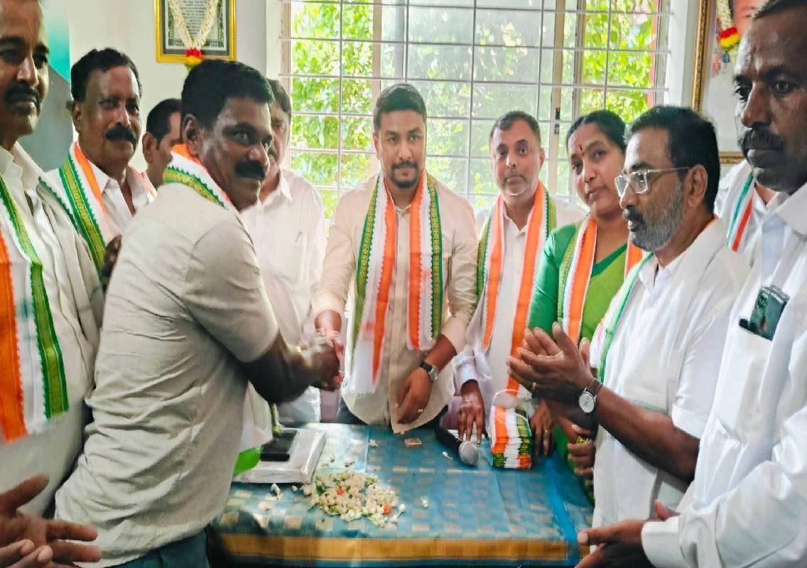 "ಕೈ" ಹಿಡಿದ ಖಾಕಿ: ನಿವೃತ್ತ ಪಿಎಸ್ಐ ಗೋಪಾಲಕೃಷ್ಣ ಕಾಂಗ್ರೆಸ್ಗೆ ಸೇರ್ಪಡೆ - News Karnataka
