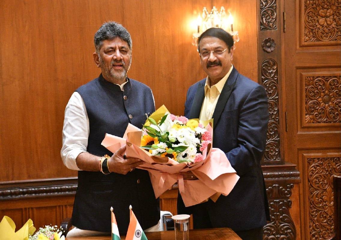ಅನಿವಾಸಿ ಕನ್ನಡಿಗರಿಗೆ ಪ್ರತ್ಯೇಕ ಸಚಿವಾಲಯ: ಸಿಎಂ ಡಿ.ಕೆ. ಶಿವಕುಮಾರ್ಗೆ ವಿಶ್ವದ 61 ಕನ್ನಡ ಸಂಘಟನೆಗಳಿಂದ ಅಭಿನಂದನೆ! - News Karnataka