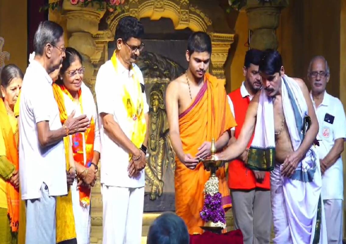 ವಿಶ್ವ ಯೋಗ ದಿನ: ಉಡುಪಿಯ ರಾಜಾಂಗಣದಲ್ಲಿ ನೂರಾರು ಮಂದಿಯಿಂದ ಸಾಮೂಹಿಕ ಯೋಗಾಭ್ಯಾಸ - News Karnataka