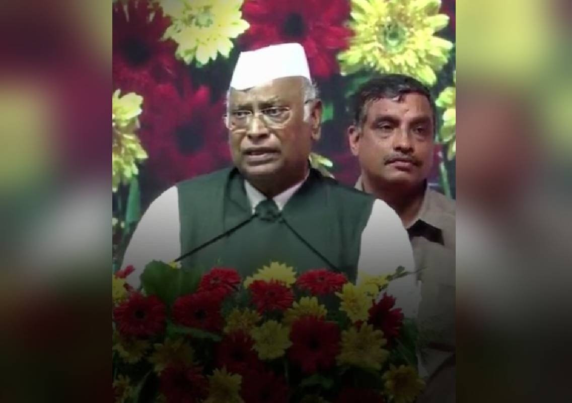 ಬೆಂಗಳೂರಿನಲ್ಲಿ ನಡೆದ ಸಂಕಲ್ಪ ಸಮಾವೇಶ ಕಾರ್ಯಕ್ರಮ ಶಿವಕುಮಾರ್ ಪರ ಕಾಂಗ್ರೆಸ್ ಕಾರ್ಯಕರ್ತರ ಘೋಷಣೆ - News Karnataka