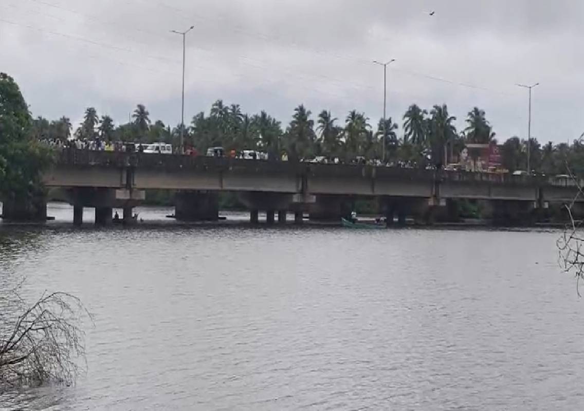 ಉಡುಪಿ: ಸಾರ್ವಜನಿಕರಲ್ಲಿ ಆತಂಕ ಸೃಷ್ಟಿಸುವ ಸ್ಥಳವಾದ ಉದ್ಯಾವರ ಸೇತುವೆ! - News Karnataka