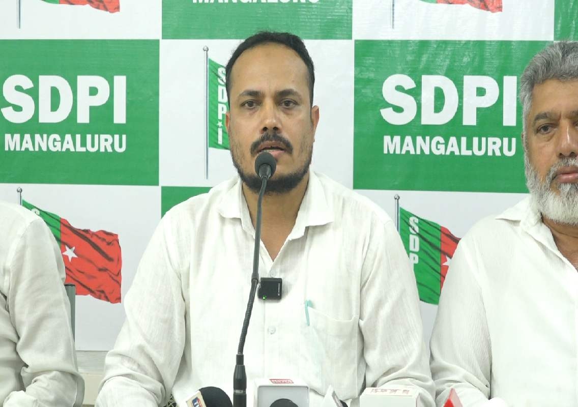 ಎಸ್ಐಆರ್ ಅರ್ಜಿ ಫಾರಂನಲ್ಲಿ ಲೋಪ ಕಂಡು ಬಂದರೆ 11 ದಾಖಲೆಗಳೇಕೆ? : ಅಶ್ರಫ್ ಅಡ್ಡೂರು - News Karnataka