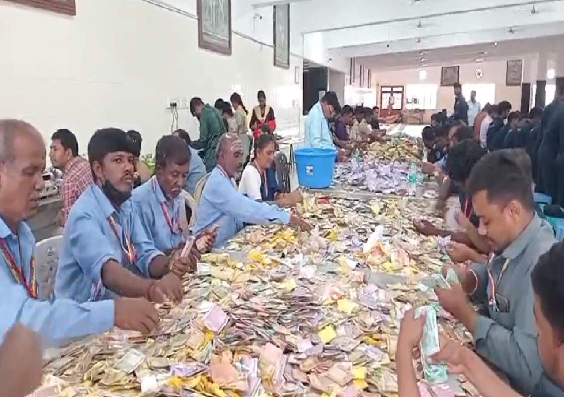 ನಂಜನಗೂಡು: ಶ್ರೀಕಂಠೇಶ್ವರ ದೇವಾಲಯದ ಹುಂಡಿಯಲ್ಲಿ ದಾಖಲೆ 2.64 ಕೋಟಿ ಸಂಗ್ರಹ - News Karnataka