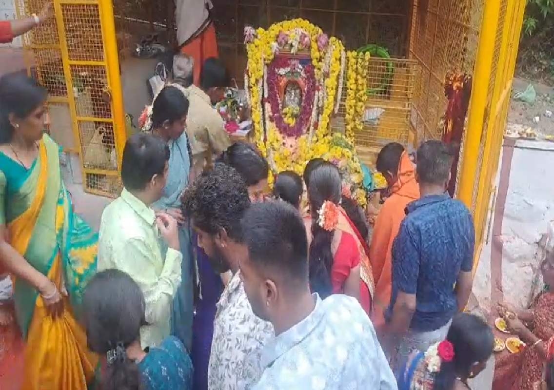 ಮೈಸೂರಿನಲ್ಲಿ ಕಡೆ ಆಷಾಢ ಶುಕ್ರವಾರದ ಪೂಜಾ ಸಂಭ್ರಮ! - News Karnataka