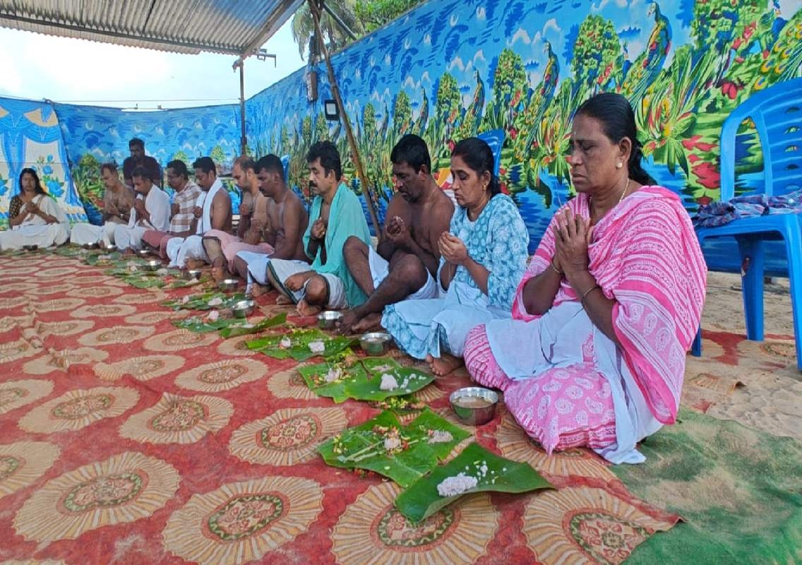 ಮಲ್ಪೆ ಕಡಲ ತೀರದಲ್ಲಿ ಕರ್ಕಿಡಕವಾವು ಬಲಿತರ್ಪಣ; ಕೇರಳ ಸಮಾಜಮ್ ಉಡುಪಿ ಆಯೋಜನೆ - News Karnataka