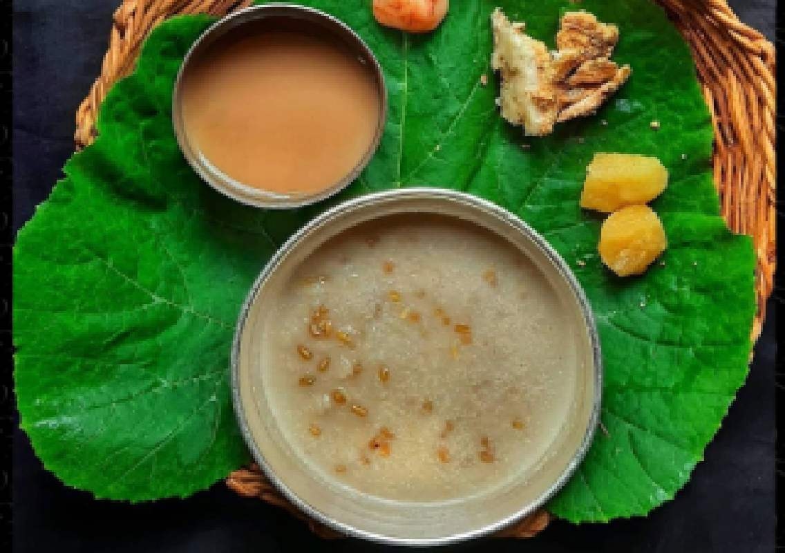 ಆಟಿ ಅಮಾವಾಸ್ಯೆ: ಉಡುಪಿ ಜಿಲ್ಲೆಯ ವಿವಿಧೆಡೆ ಹಾಲೆ ಮರದ ಕಷಾಯ; ಕುಡಿಯುವ ಸಾಂಪ್ರದಾಯಿಕ ಆಚರಣೆ - News Karnataka