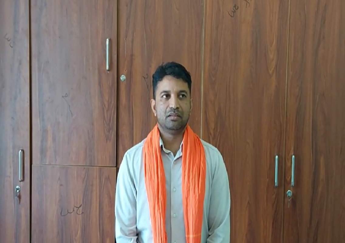 ಹಿಂದೂ ಕಾರ್ಯಕರ್ತನಿಗೆ ಜಿಲ್ಲೆ ಪ್ರವೇಶ ನಿರ್ಬಂಧ: ಹಿಂದೂ ಜಾಗರಣ ವೇದಿಕೆ ಆಕ್ರೋಶ - News Karnataka
