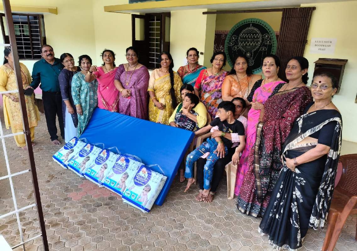 ಮಂಗಳೂರು: ವಿಶೇಷ ಮಕ್ಕಳಿಗೆ ಅಗತ್ಯ ವಸ್ತುಗಳ ಕೊಡುಗೆ - News Karnataka
