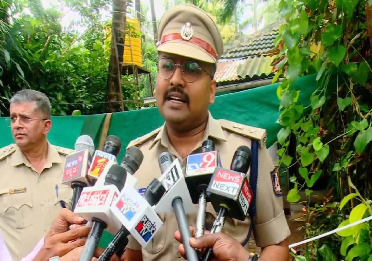 ಬ್ರಹ್ಮಾವರ: ತಂದೆ–ತಾಯಿಯನ್ನು ಸುತ್ತಿಗೆಯಿಂದ ಹೊಡೆದು ಕೊಂದ ಪುತ್ರನ ಬಂಧನ - News Karnataka