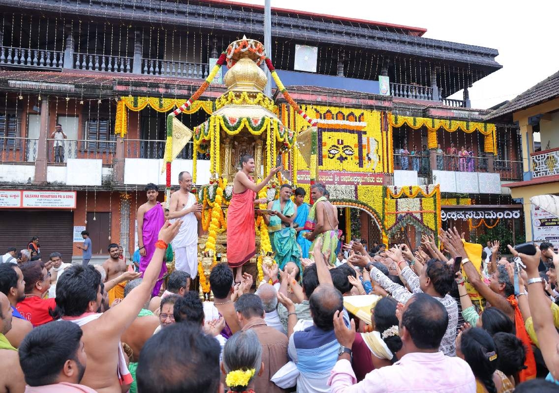 ರಾಘವೇಂದ್ರ ಗುರುಸಾರ್ವಭೌಮರ 355ನೇ ಆರಾಧನೆ: ಉಡುಪಿ ರಾಘವೇಂದ್ರ ಮಠದಲ್ಲಿ ವಿಶೇಷ ಪೂಜೆ - News Karnataka