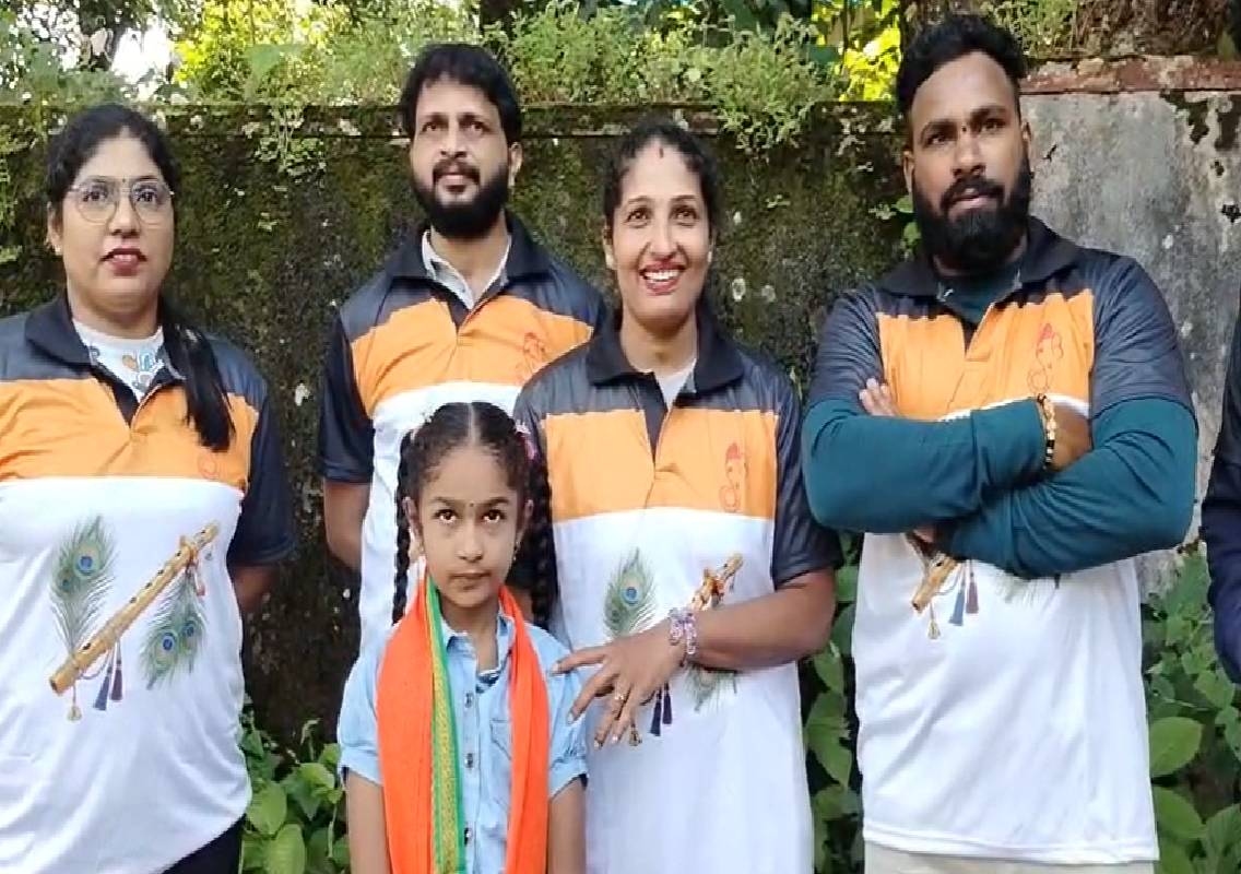 ಉಡುಪಿ: ಕೃಷ್ಣಾಸುರ ವೇಷದಲ್ಲಿ ತಾಯಿ-ಮಗಳು; ಬಡ ಮಕ್ಕಳ ಶಿಕ್ಷಣಕ್ಕೆ ನೆರವು - News Karnataka
