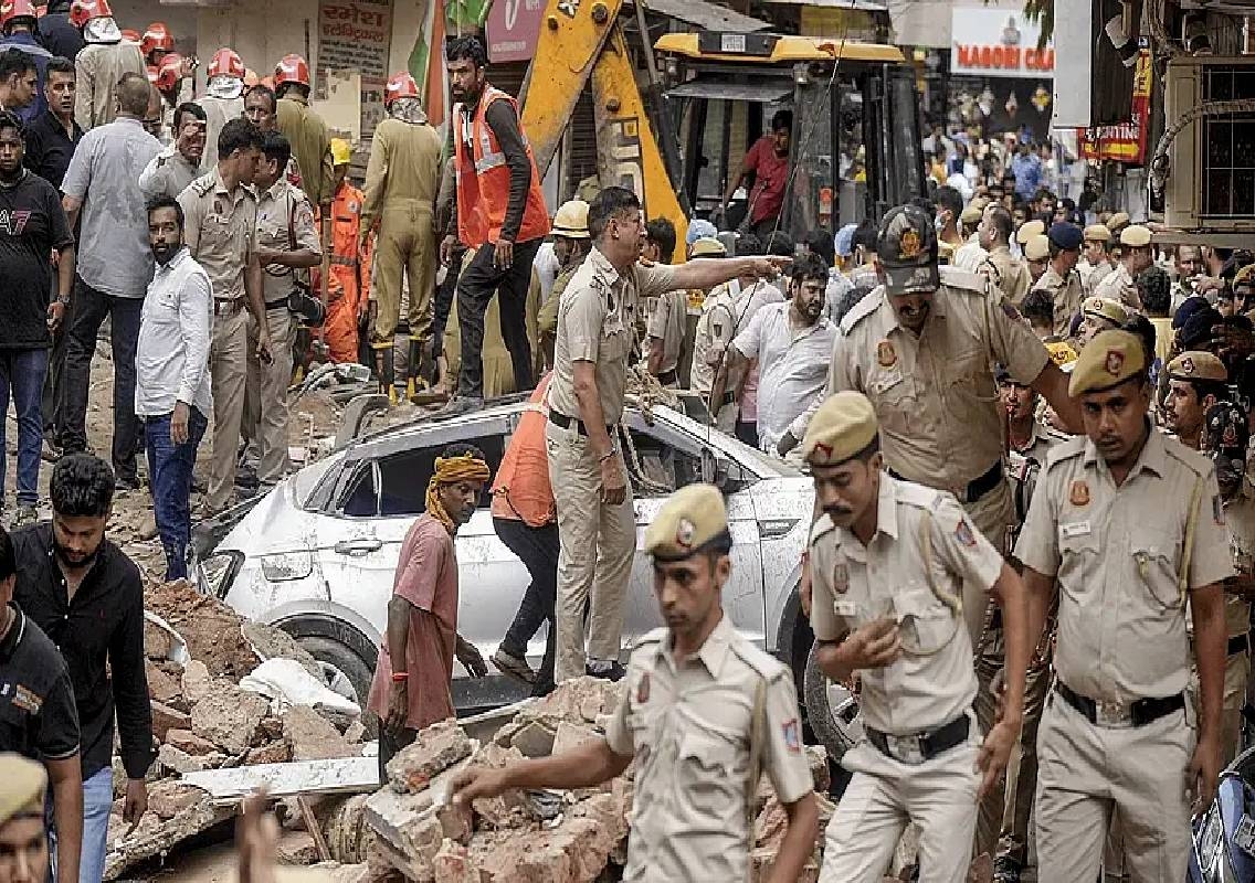 ದೆಹಲಿ ಪಿ.ಜಿ ಕಟ್ಟಡ ಕುಸಿತ: ಮೃತರ ಸಂಖ್ಯೆ 7ಕ್ಕೆ ಏರಿಕೆ! - News Karnataka