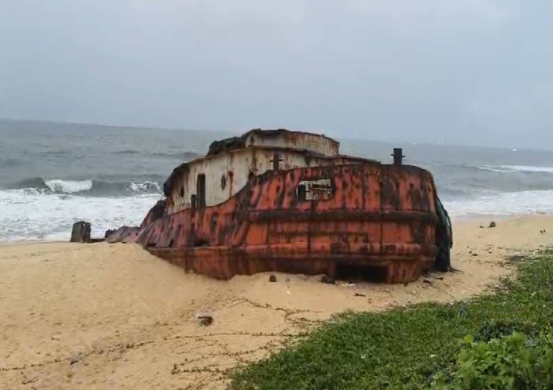 ಐದು ವರ್ಷವಾದರೂ ತೆರವಾಗದ ಟಗ್; ಪಡುಬಿದ್ರಿ ಕಡಲತೀರದಲ್ಲಿ ಆತಂಕ! - News Karnataka